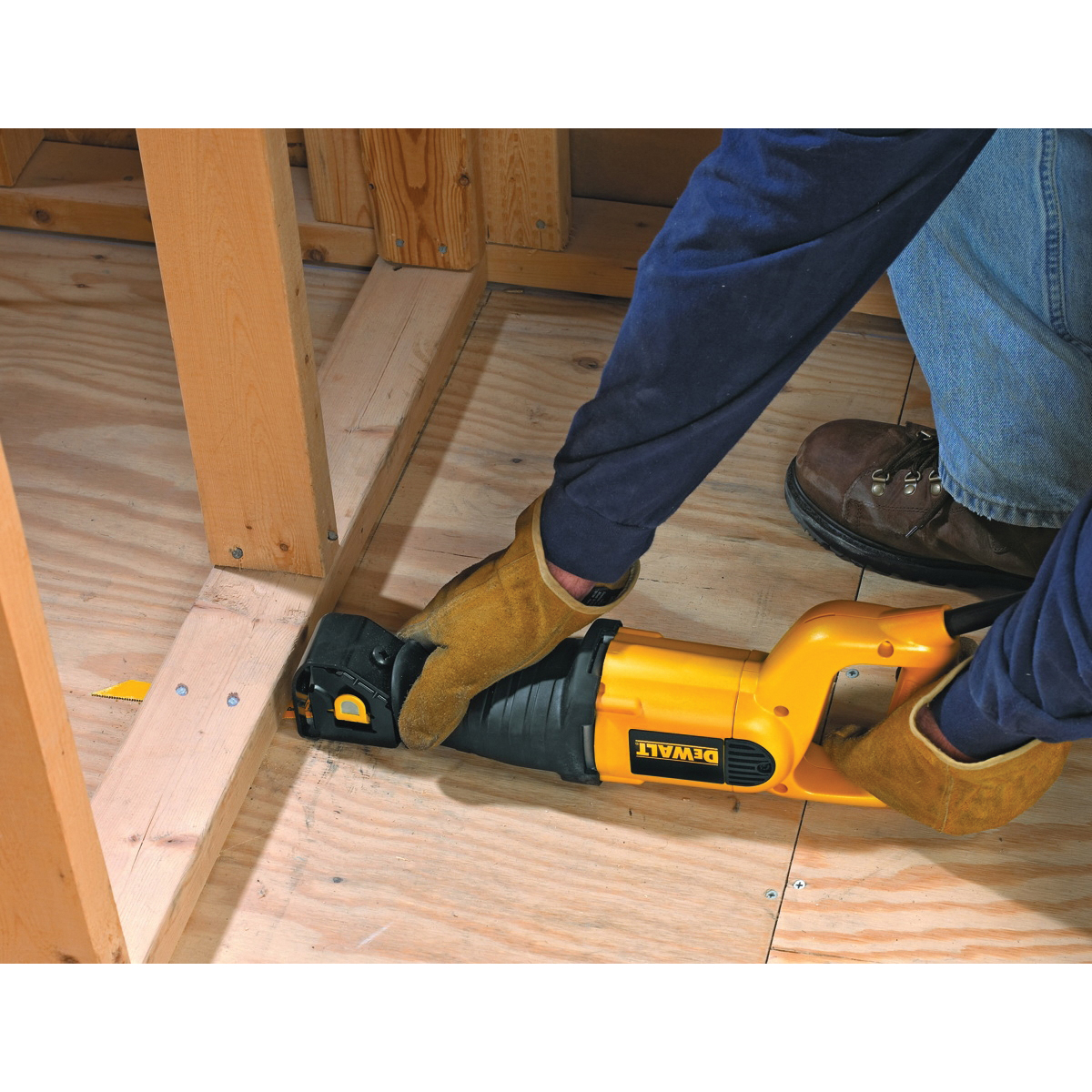 DEWALT DWE304 Reciprocating Saw, 10 A, 1-1/8 in L Stroke, 2800 spm, Includes: (1) Instruction Manual - 5