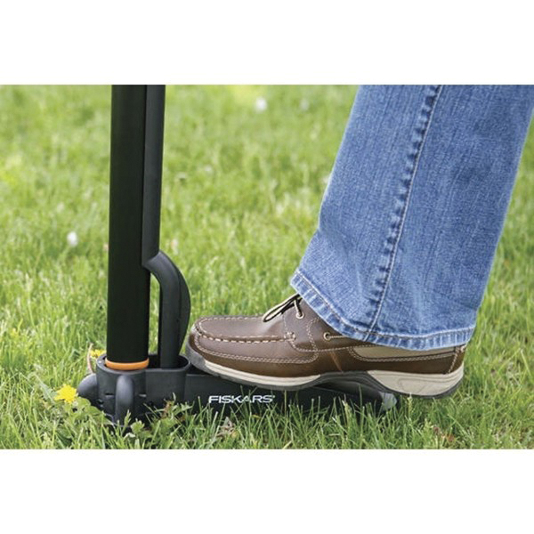 Fiskars 78806935C Triple-Claw Weeder, Stainless Steel Blade, Aluminum Handle, 39 in L Handle - 4