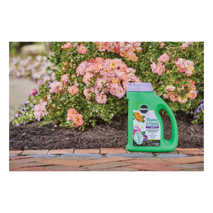 Miracle-Gro Shake 'n Feed 3002201 Rose and Bloom Plant Food, 4.5 lb Jug, Solid, 10-18-9 N-P-K Ratio - 2
