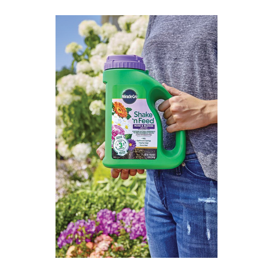 Miracle-Gro Shake 'n Feed 3002201 Rose and Bloom Plant Food, 4.5 lb Jug, Solid, 10-18-9 N-P-K Ratio - 3