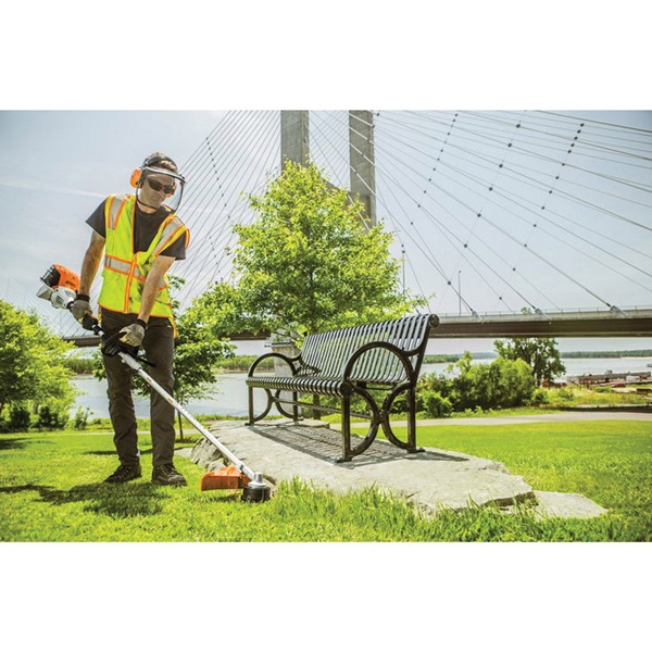 Stihl KM 91 R Multi-Tool, 28.4 cc Engine Displacement, 24 oz Fuel Tank - 3