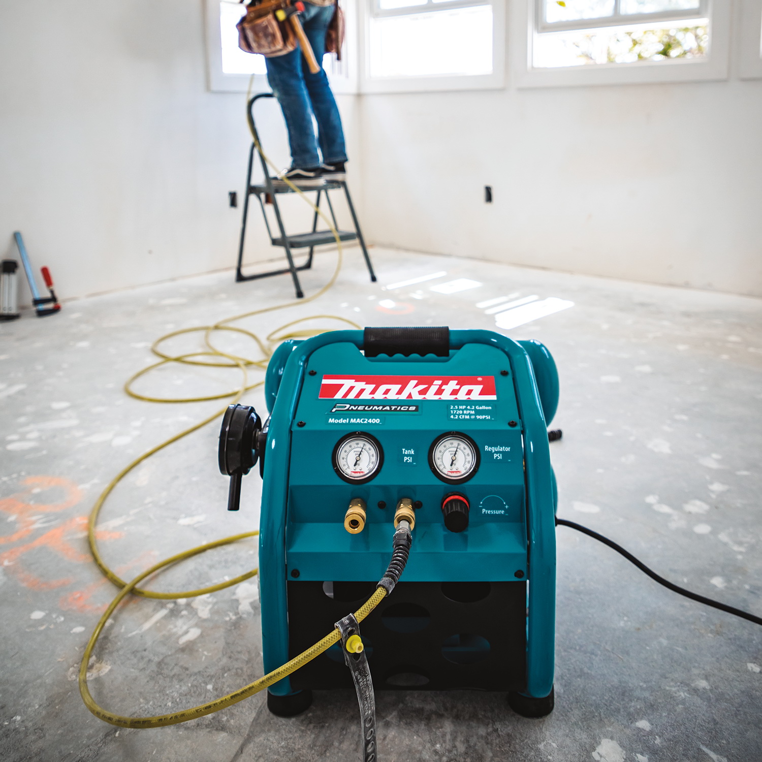 Makita Big Bore MAC2400 Electric Air Compressor, Tool Only, 4.2 gal Tank, 2-1/2 hp, 130 psi Pressure, 4.8 cfm Air - 2