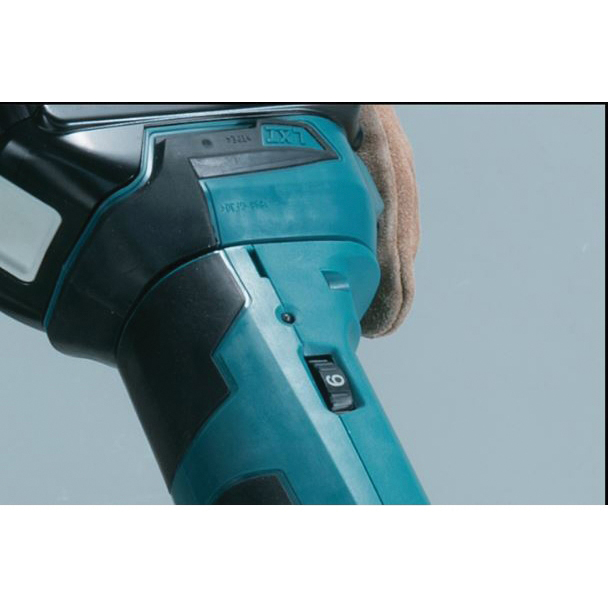 Makita XMT03Z Oscillating Multi-Tool, Tool Only, 18 V, 3 Ah, 6000 to 20,000 opm, 3.2 deg Oscillating - 2