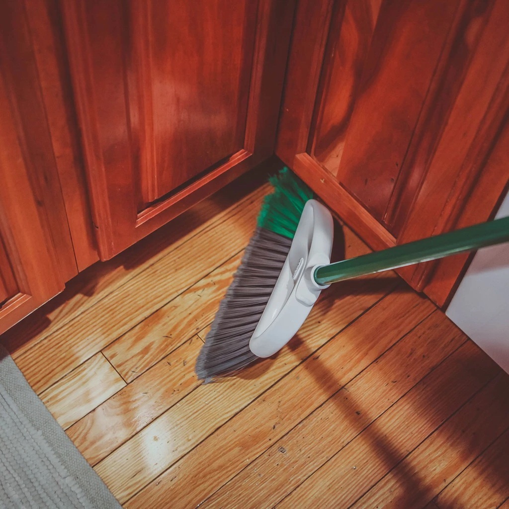 Libman PRECISION ANGLE Series 205 Broom, 13 in Sweep Face, 6 in L Trim, PET Bristle, 53 in L, Steel - 3