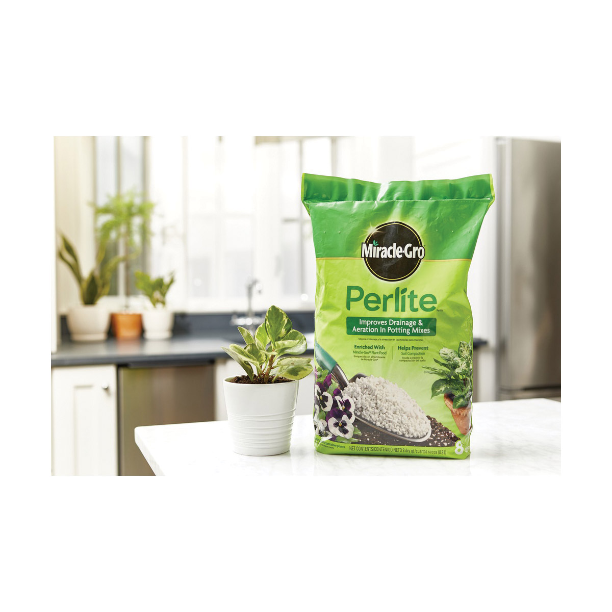 Miracle-Gro 74278430 Perlite, Granular, Off-White/White, 8 qt Bag - 2