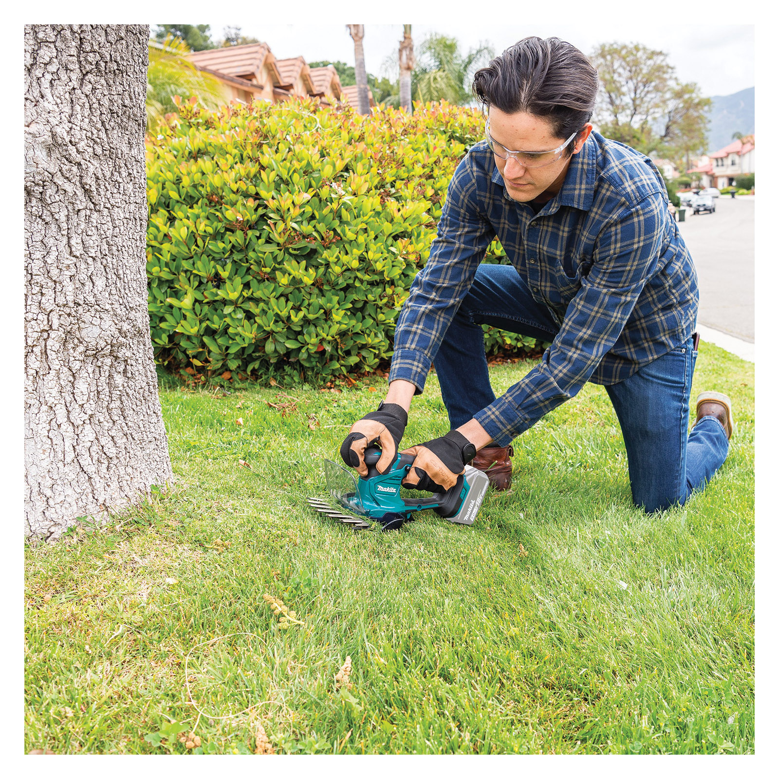 Makita XMU04ZX Cordless Grass Shear, 18 V Battery, Lithium-Ion Battery, 2500 spm Speed, 6-5/16 in W Cutting - 4