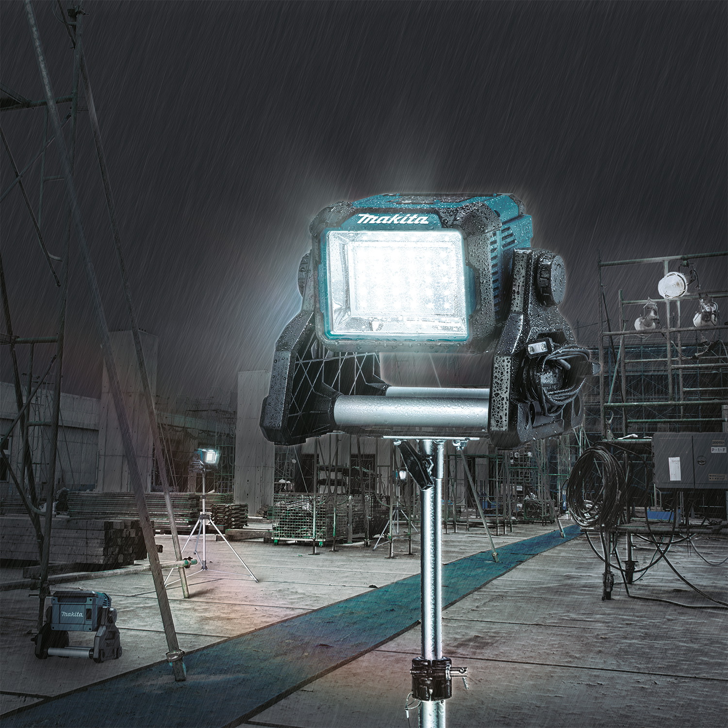 Makita LXT Series DML811 Cordless/Corded Work Light, 120 VAC, 31.5 W, LXT Lithium-Ion Battery, 30-Lamp, LED Lamp - 2