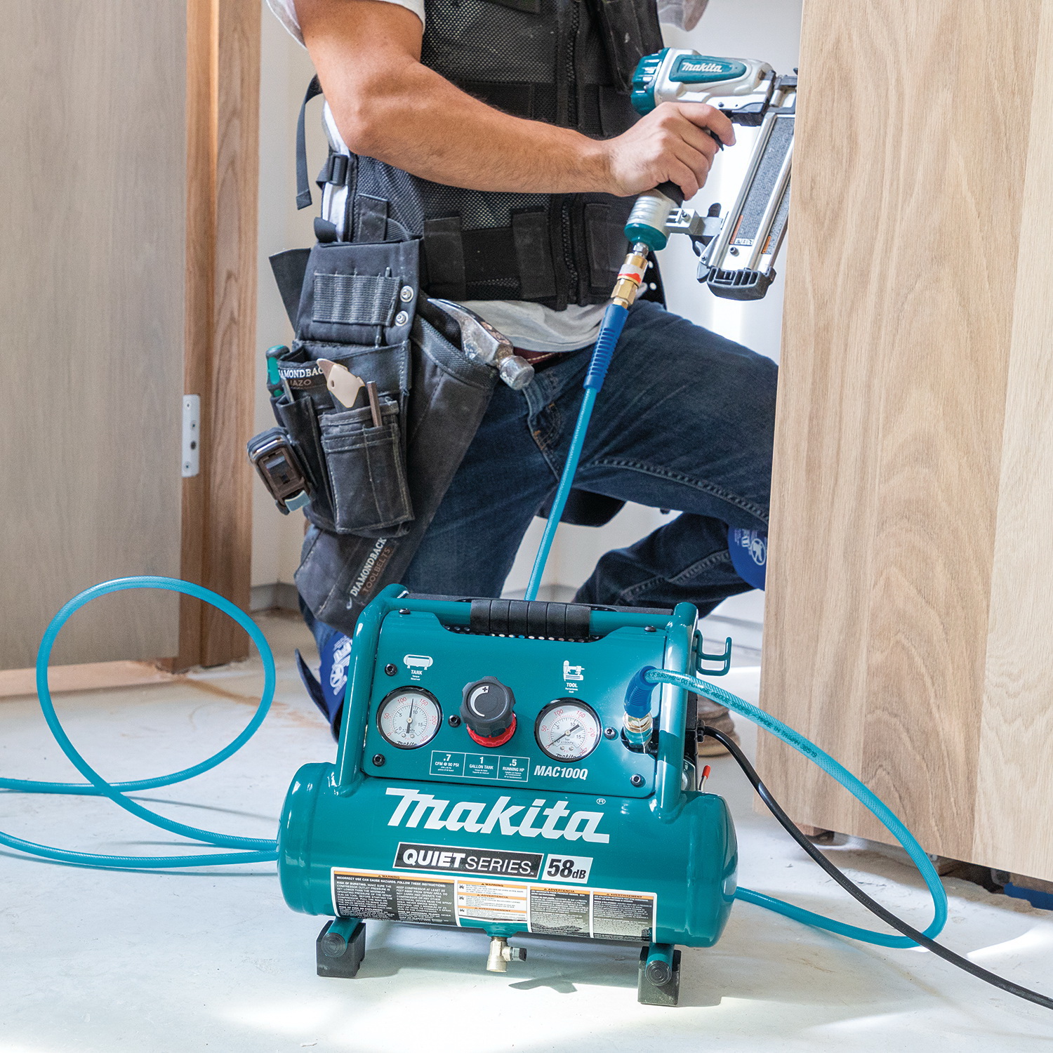 Makita QUIET Series MAC100Q Portable Electric Air Compressor, Tool Only, 1 gal Tank, 1/2 hp, 120 V, 135 psi Pressure - 2