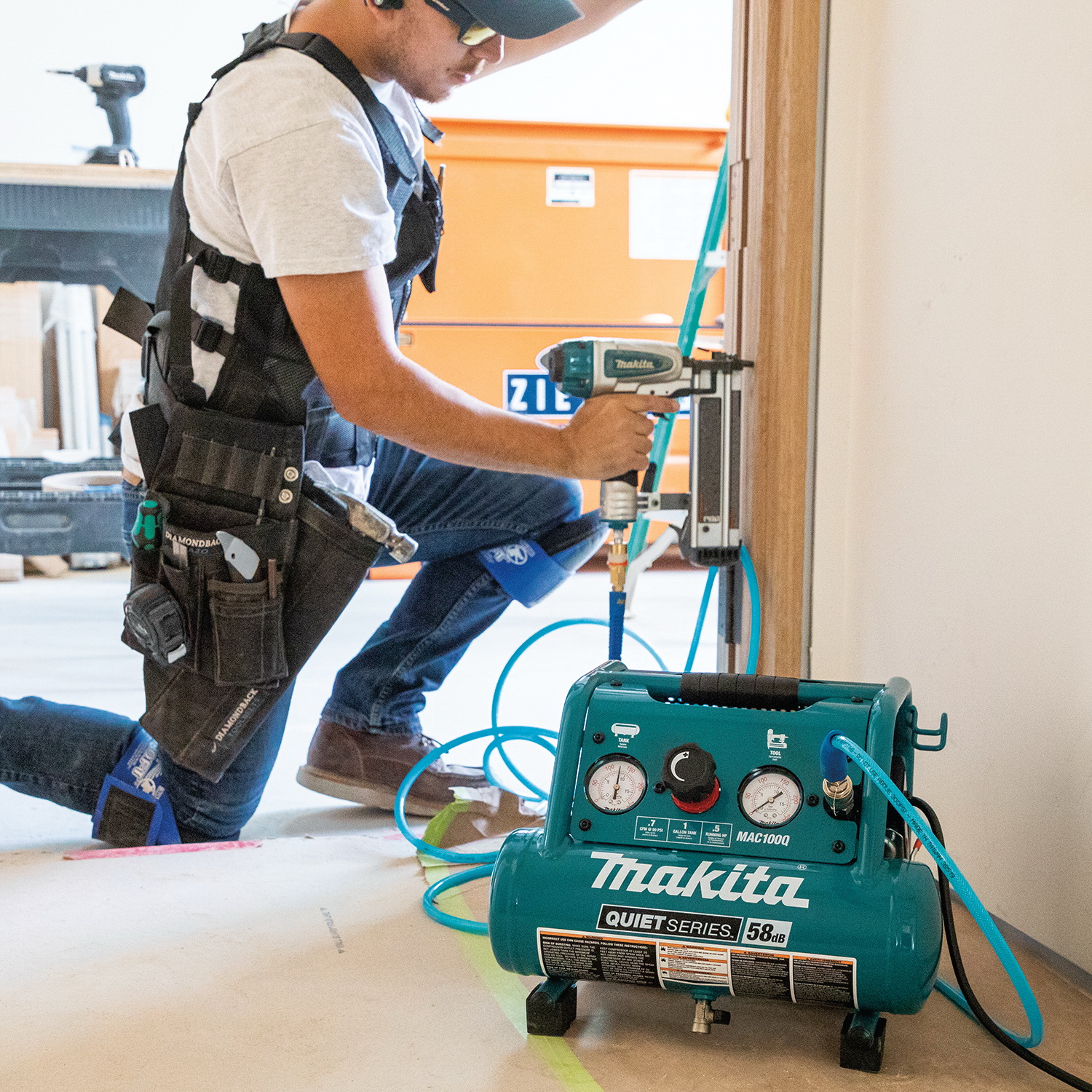 Makita QUIET Series MAC100Q Portable Electric Air Compressor, Tool Only, 1 gal Tank, 1/2 hp, 120 V, 135 psi Pressure - 3