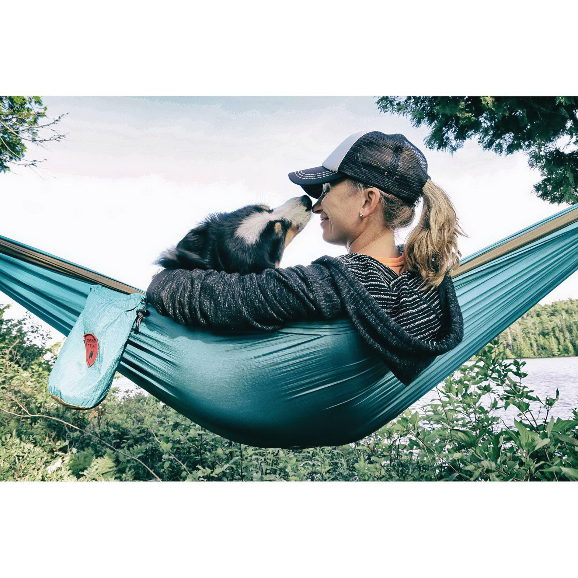 Grand Trunk DLXH-02 Deluxe Hammock, 10 ft 6 in L, 6 ft 6 in W, 400 lb, Carabiner End, Nylon, Light Blue/Navy Blue - 2