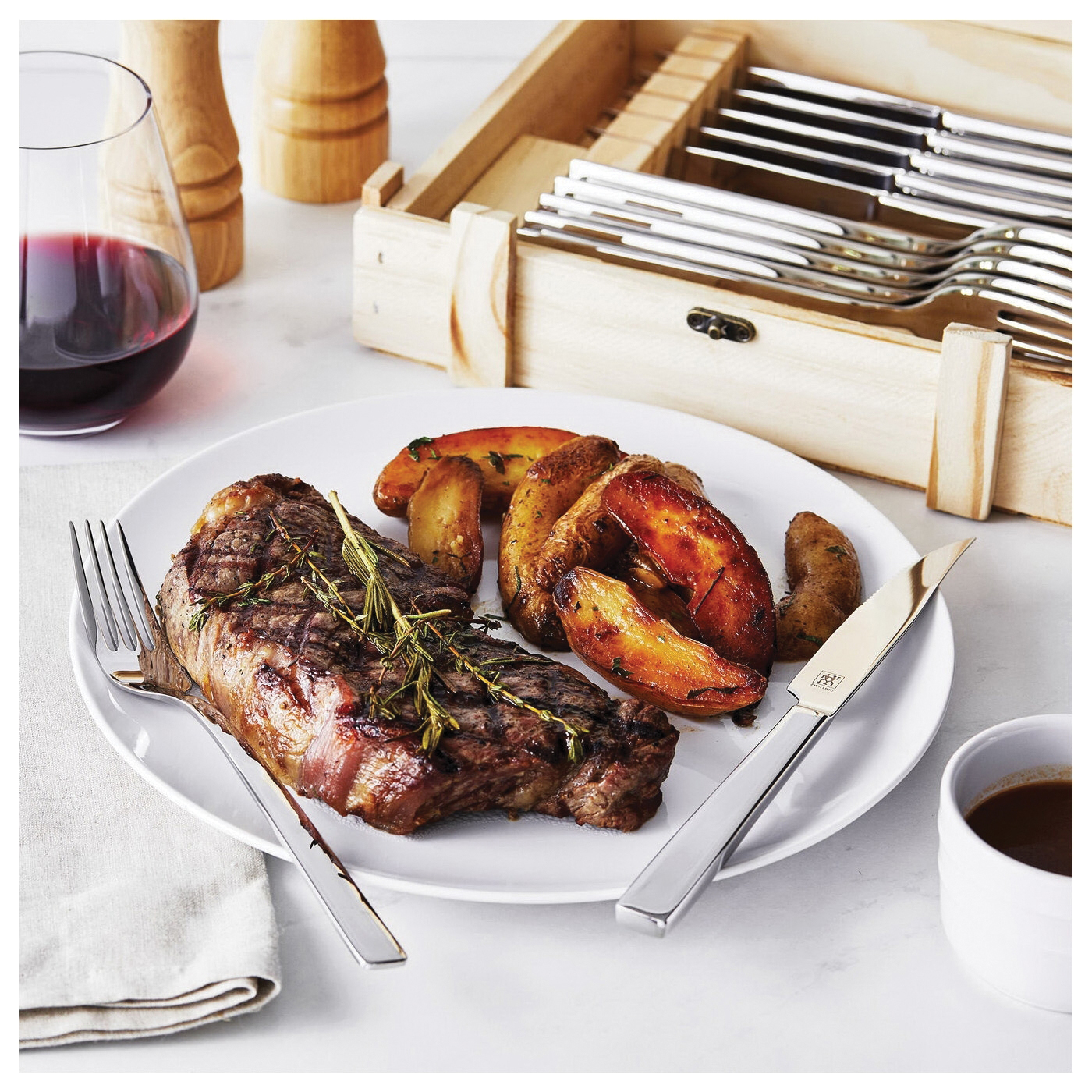 Zwilling 39136-850 Steak Dinner Knife Set, 12-Piece, Stainless Steel, Silver, Polished Chrome - 5