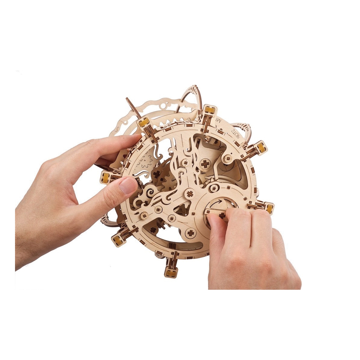 Ugears 4820184121263 3D Mechanical Model Kit, 14 Years and Up, Aquarium, Plywood, 325-Piece - 3