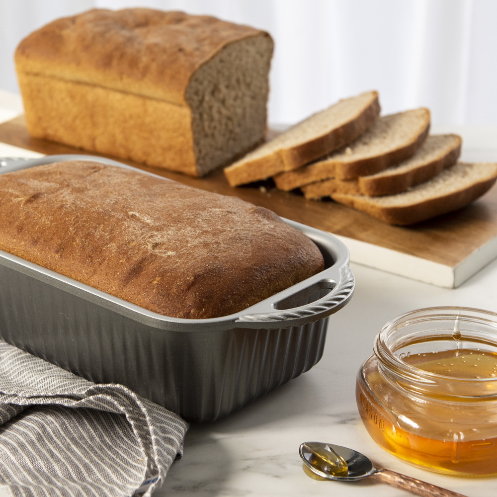 Nordic Ware 95224 Classic Loaf Pan, 11.4 in L, 5.6 in W, 2.7 in H, Cast Aluminum - 5