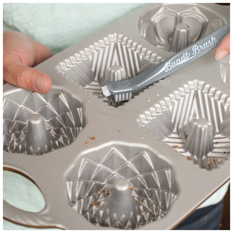 Nordic Ware The Ultimate Bundt 01198 Cleaning Tool, Plastic - 2