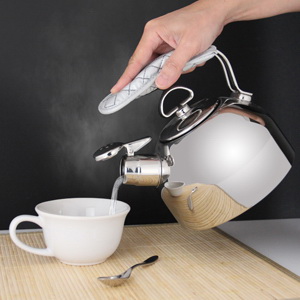 Chantal SL37-19 Classic Tea Kettle, 1.8 qt Capacity, Stainless Steel, Mirror/Polished, Silver - 5