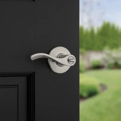 Kwikset 94050-673 Entry Door Lockset, Lever Handle, Satin Nickel, Zinc, KW1, SC1 Keyway, Re-Key Technology: SmartKey - 5