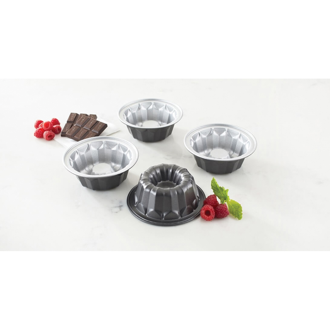 Cuisinart CMBM-4BNT Mini Bundt Pan Set, 4-Piece, Steel - 2