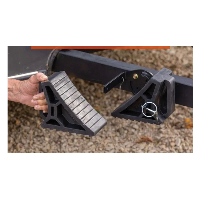 Curt 22802 Wheel Chock, 10 in L, 5-7/8 in W, 3-7/8 in H, Rubber/Steel - 2