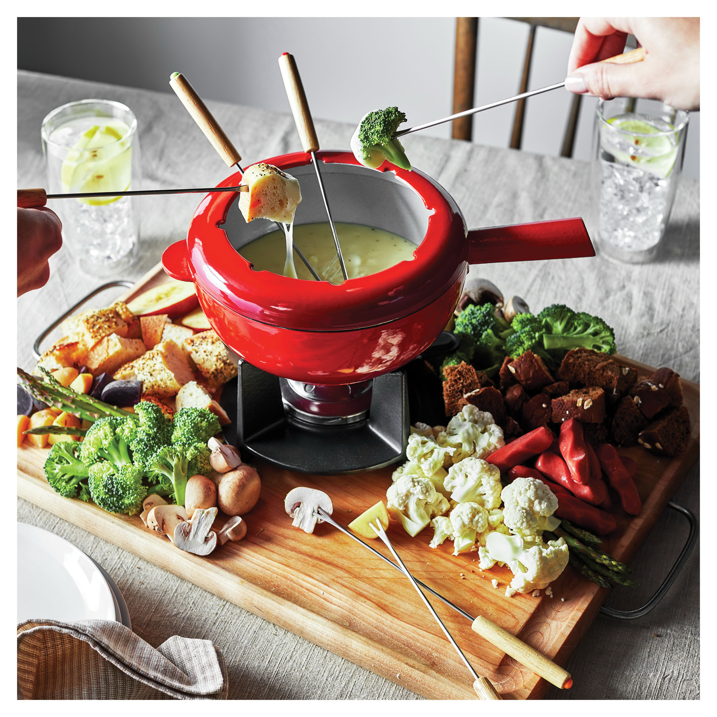Zwilling 1003156 Fondue Set, 1.9 qt, 7.87 in Top x 5.08 in Bottom Dia, 8.27 in H, Cast Iron, Cherry, 10-Piece - 3