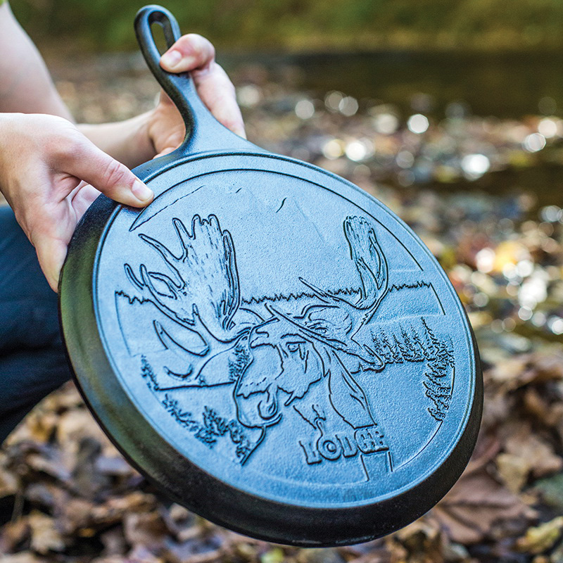 Lodge Wildlife Series L9OGWLMO Moose Griddle Skillet, 10-1/2 in Dia, Cast Iron, Black - 2