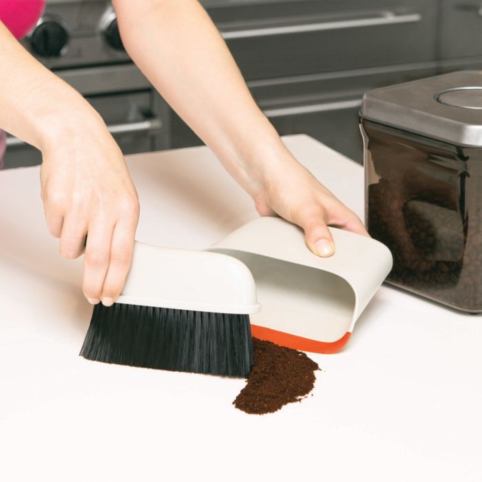 Good Grips 1334280 Compact Dustpan and Brush Set, 7.35 in L - 3