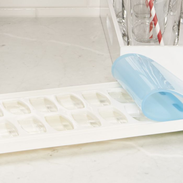 Good Grips 1132080 No-Spill Ice Cube Tray, Silicon, Blue/White - 4