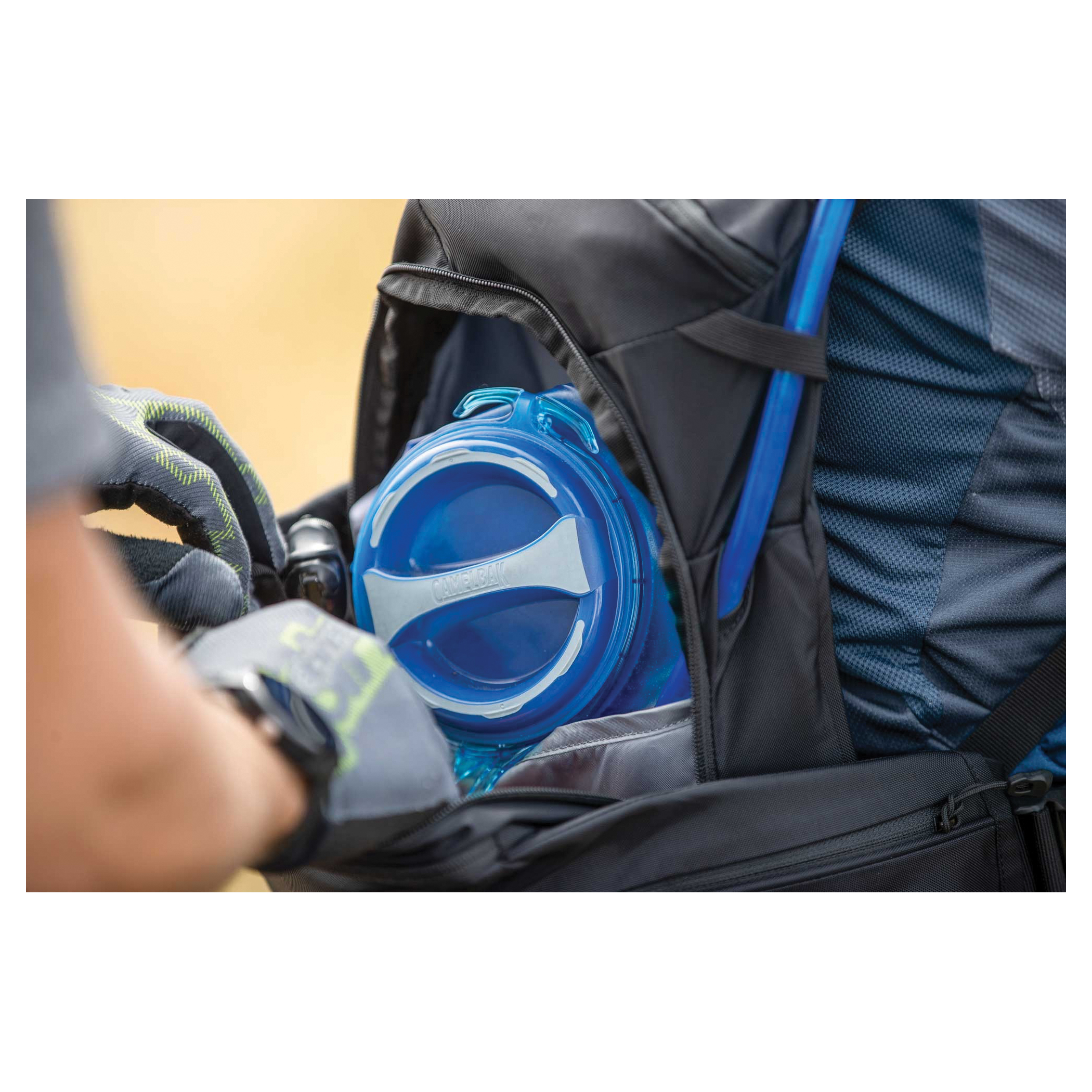 Camelbak Reservoirs Series 1229001002 Hydration Bladder, 15 in L, 7-1/2 in W, Polyurethane, Blue - 4
