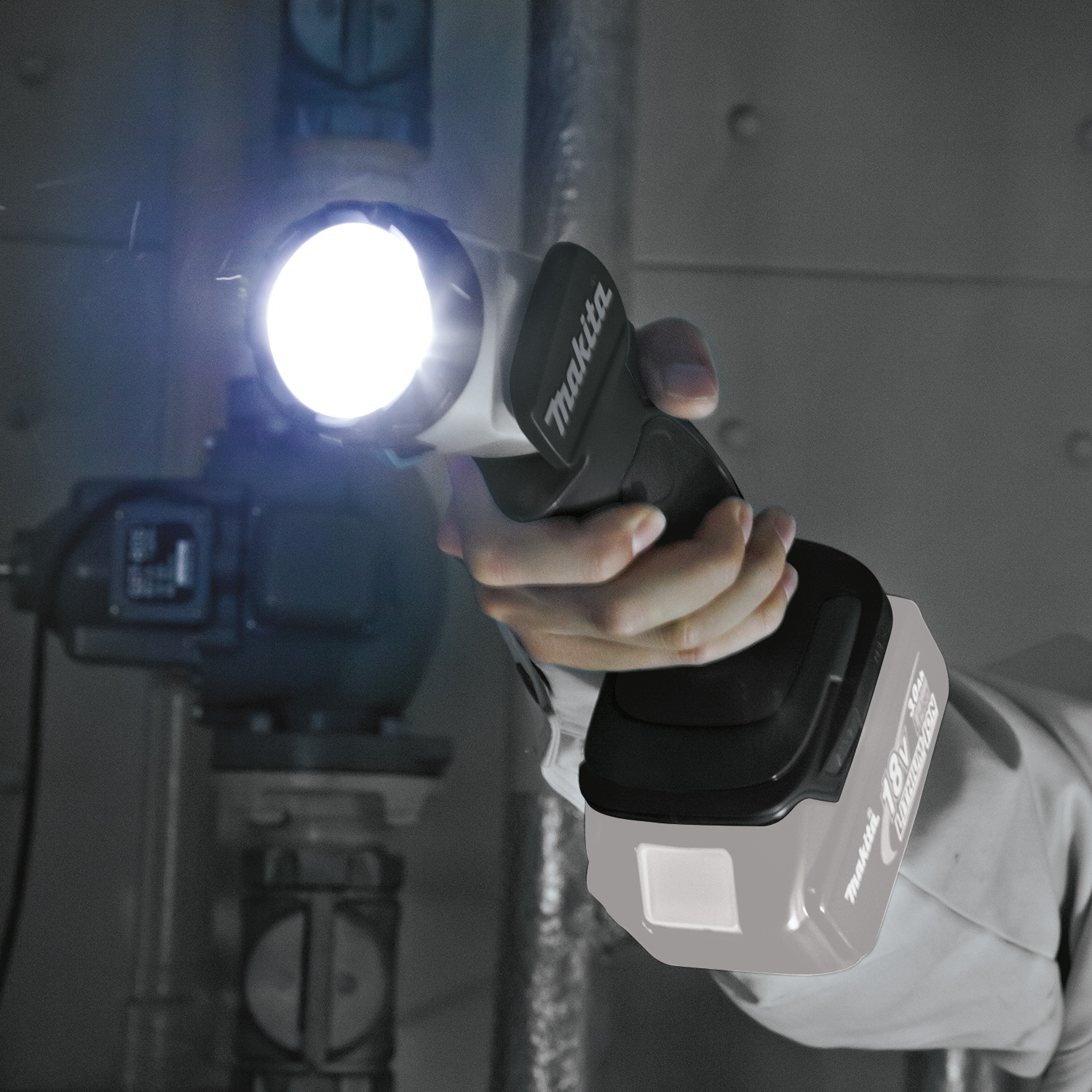 Makita LXT Series DML802B Flashlight, 5 Ah, Lithium-Ion Battery, LED Lamp, 160 Lumens, 23 hr Run Time - 3