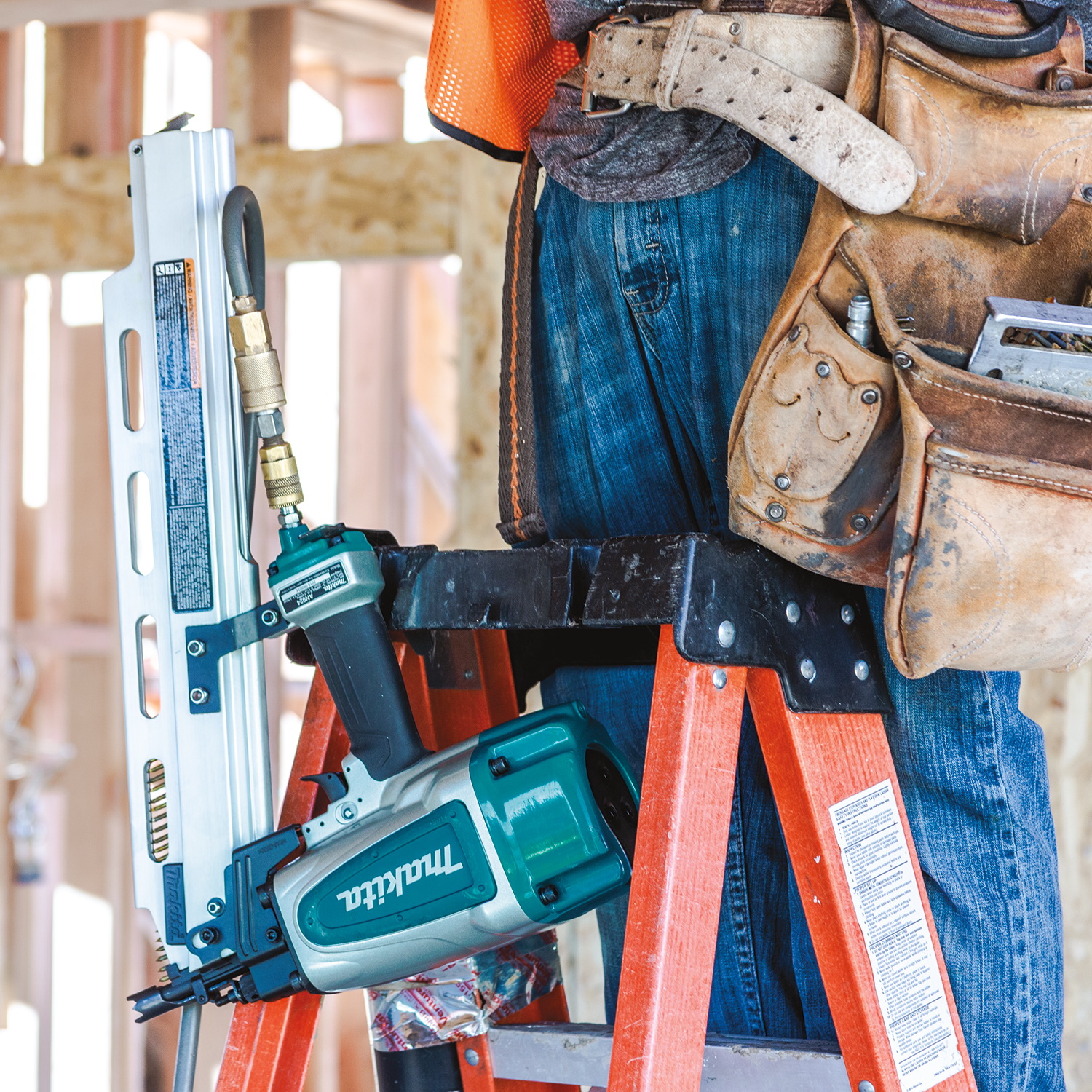 Makita AN924 Air Nailer, 21 deg Collation, 6.2 scfm Air - 3