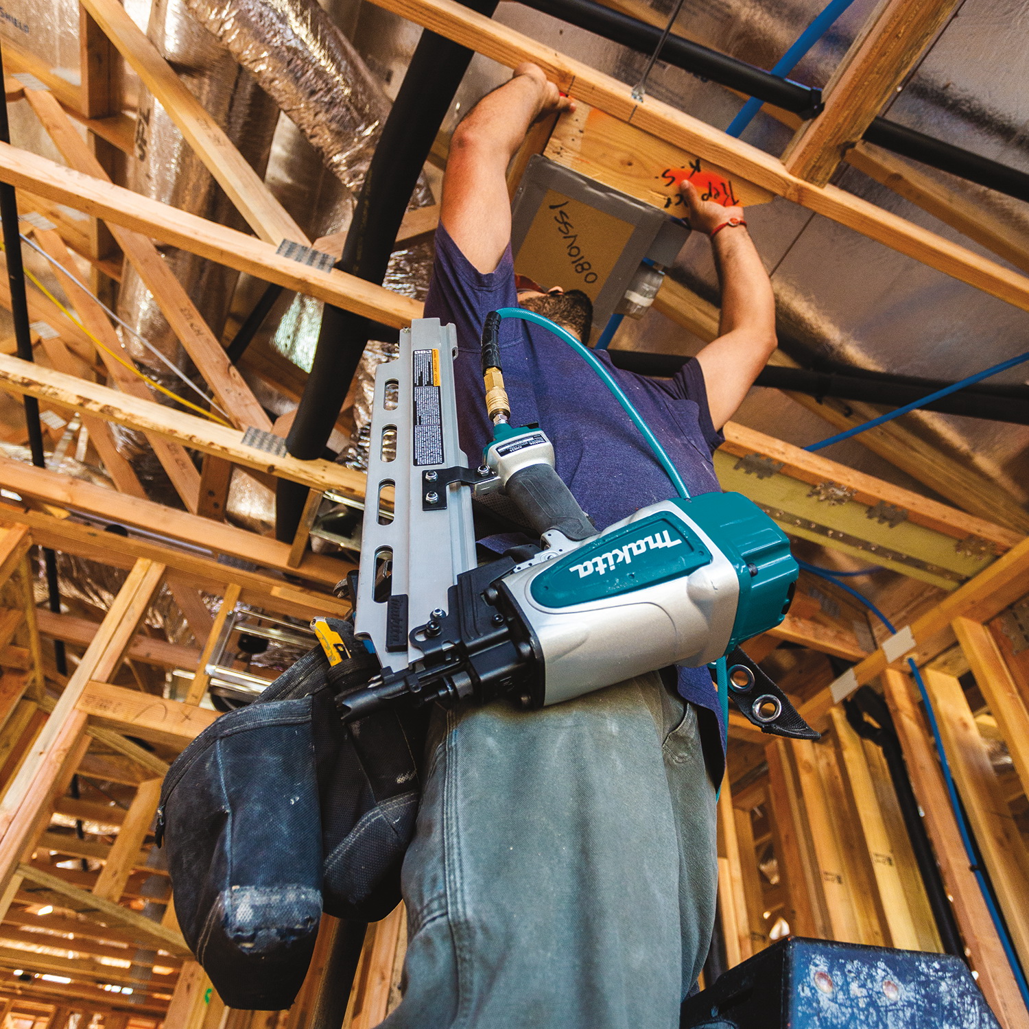 Makita AN924 Air Nailer, 21 deg Collation, 6.2 scfm Air - 4