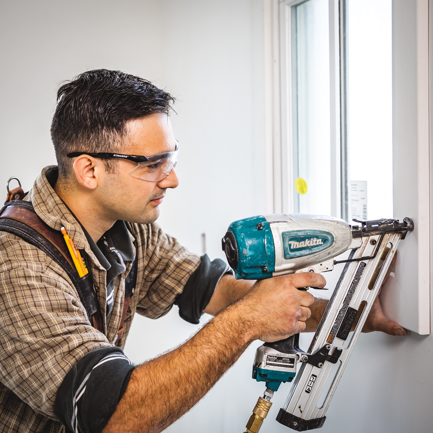 Makita AF635 Air Nailer, 15 ga Magazine, 34 deg Collation, Angled Collation, 1-1/4 to 2-1/2 in Fastener, 2.4 scfm Air - 4