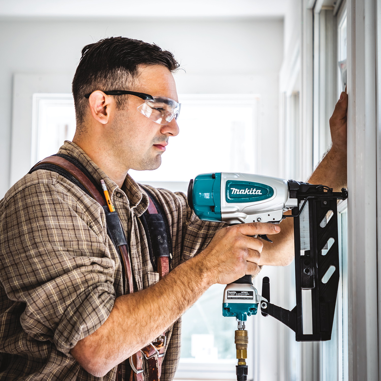 Makita AF601 Air Nailer, 16 ga Magazine, Straight Collation, 1 to 2-1/2 in Fastener, 2.8 scfm Air - 4