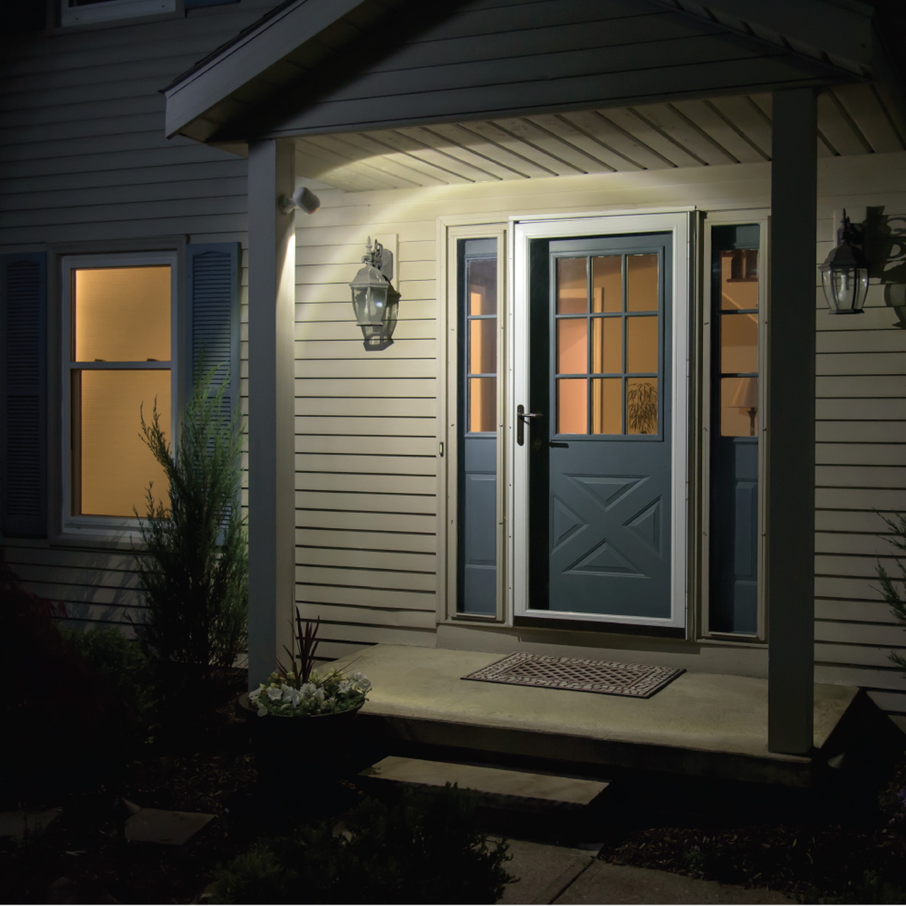 Mr Beams MB360XT-WHT-01 Wireless Motion Security Light, 6.5 in H x 3.5 in W x 4.42 in D Dimensions, 200 Lumens, LED Lamp - 2
