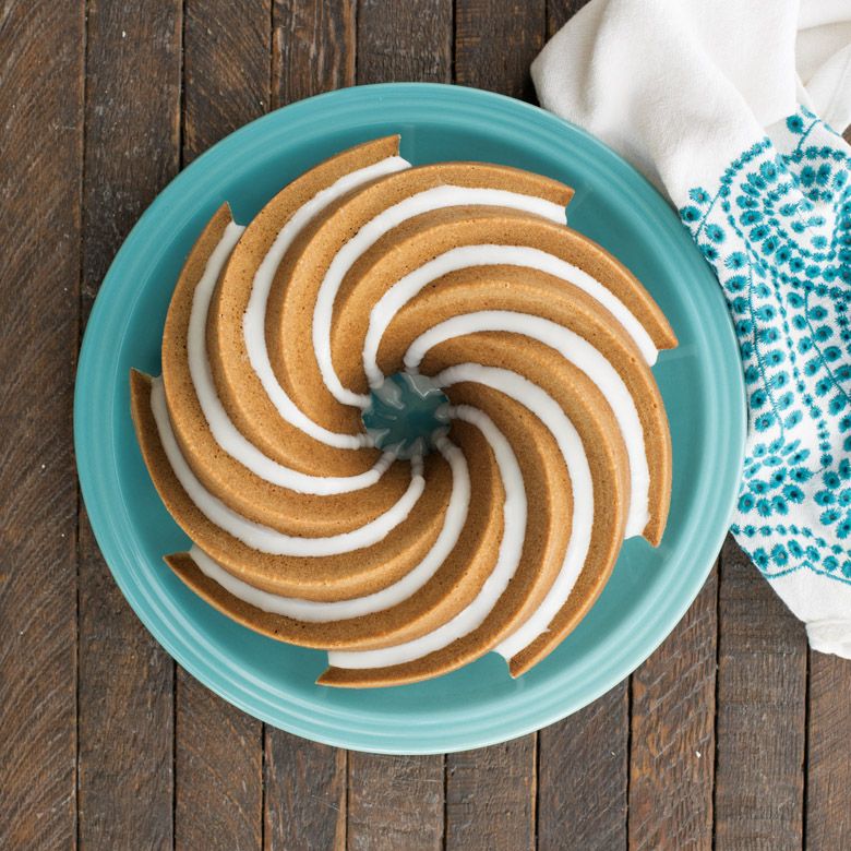 Nordic Ware Heritage Bundt Series 80677 Cake Pan, 10 Cup, Aluminum, Non-Stick: Yes - 3
