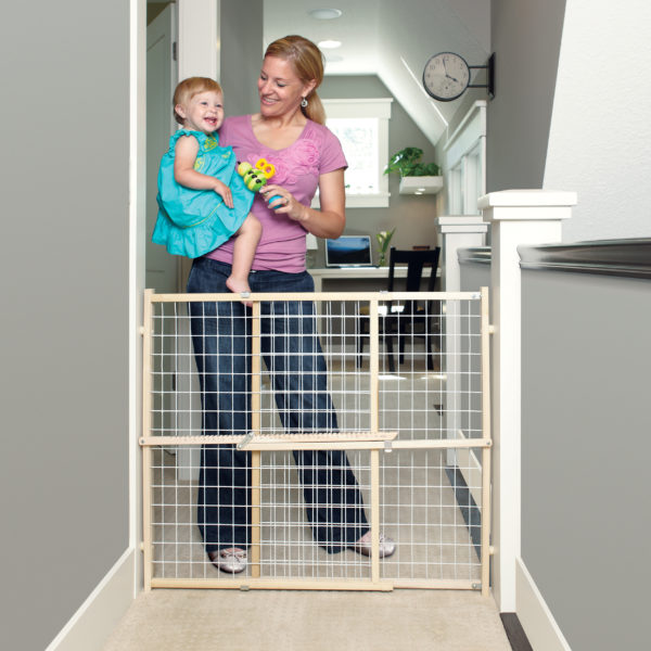 North States 4618A Wire Mesh Gate, Wood, Vinyl Coated, 32 in H x 29-1/2 to 50 in W Dimensions - 4